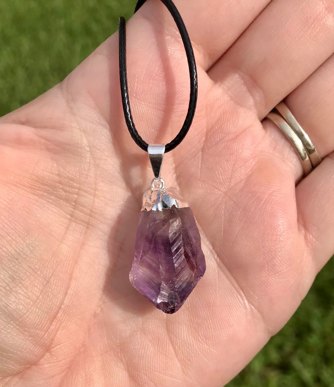 Amethyst necklace hi-res stock photography and images - Alamy